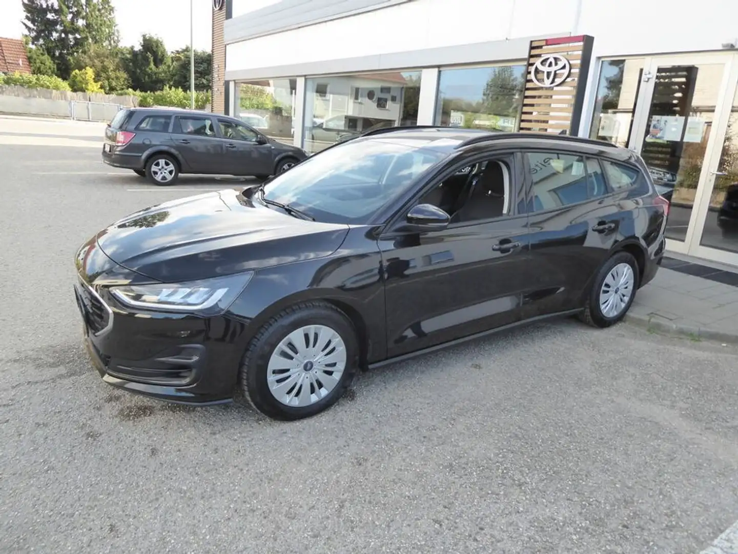 Ford Focus Traveller 1,5 EcoBlue *LED*NAVI*PDC* Schwarz - 2