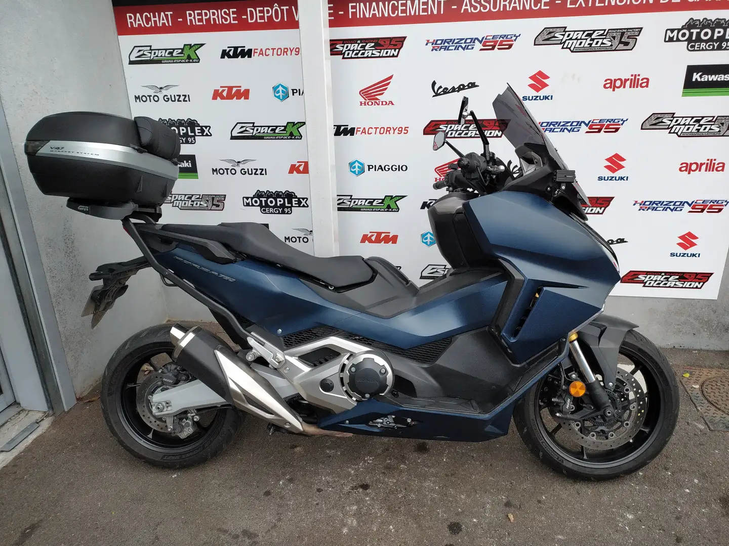 Honda Forza 750 Bleu - 1