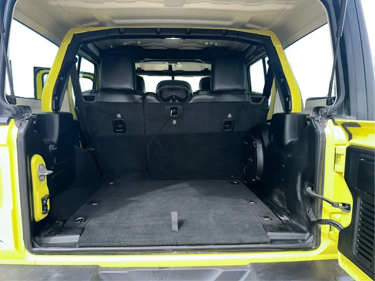 Jeep Wrangler снимка Jeep Wrangler