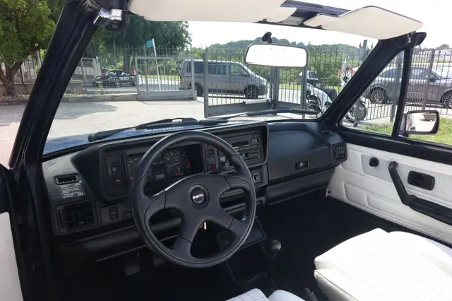 Volkswagen Golf view 14