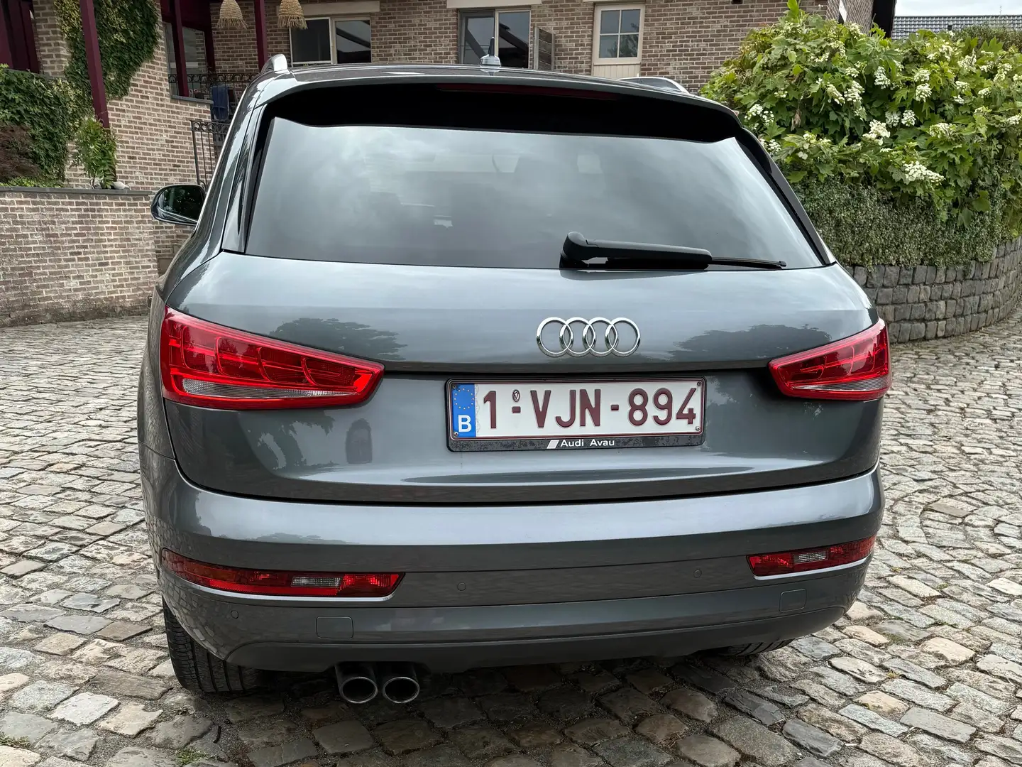 Audi Q3 Q3 1.4 TFSI Sport Grijs - 2