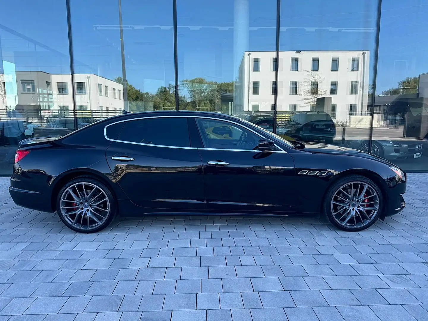Maserati Quattroporte GranLusso S Q4 *CARBON*MEMORY*B&W* Noir - 2