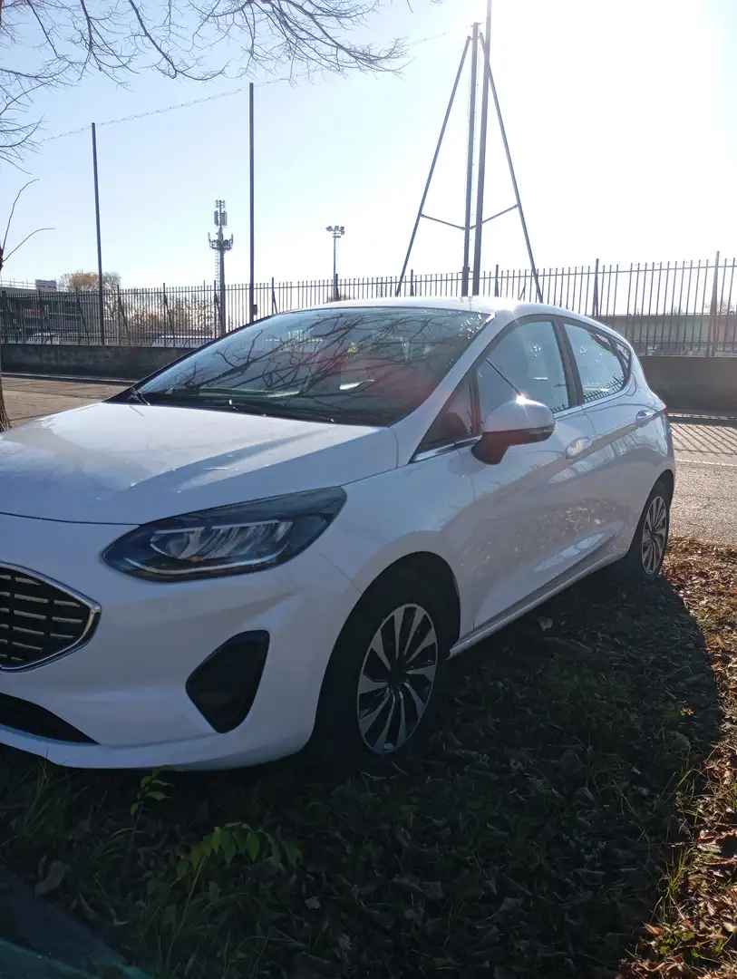 Ford Fiesta Fiesta VII 2022 5p 5p 1.1 Titanium Gpl 75cv Blanco - 2