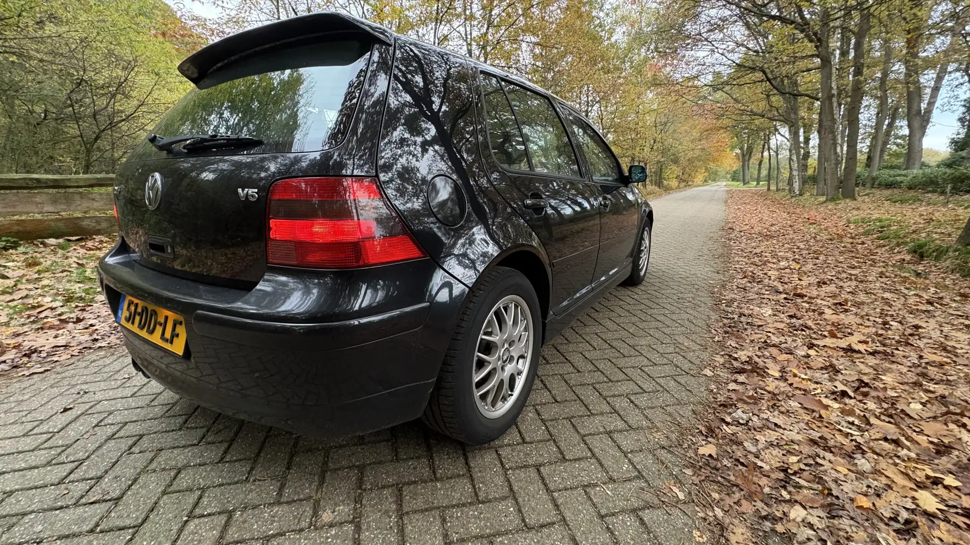 Volkswagen Golf 2.3 V5 Highline Zwart - 2