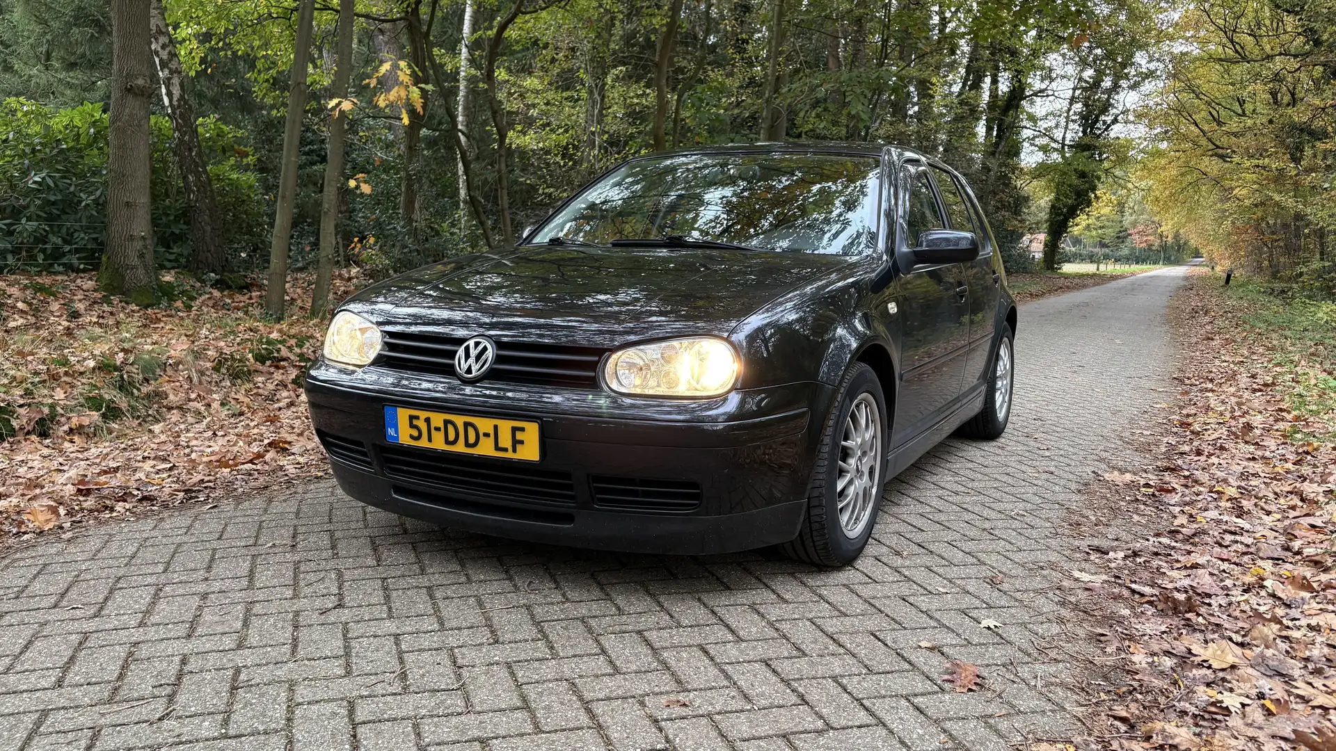 Volkswagen Golf 2.3 V5 Highline Zwart - 1