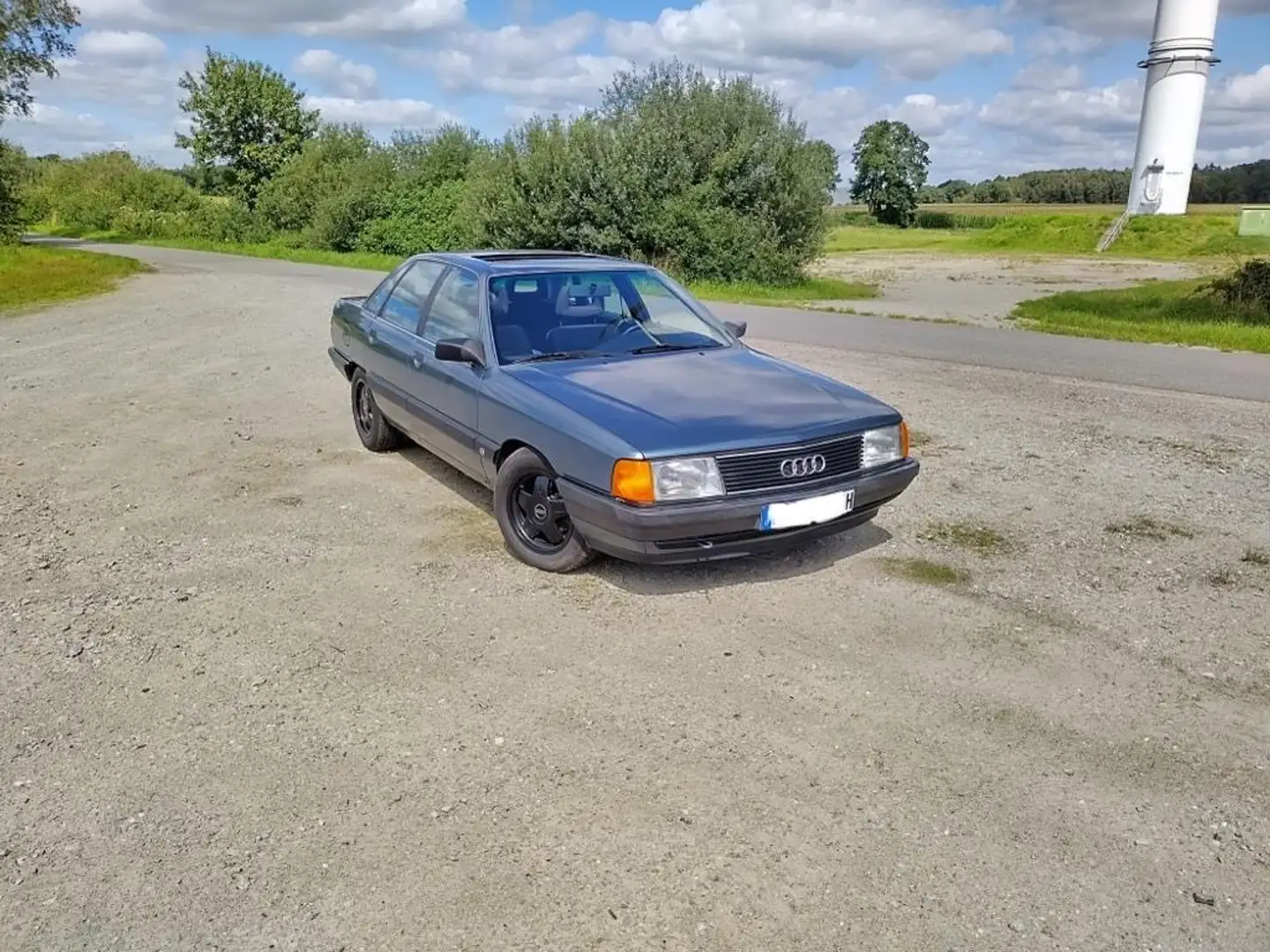 Audi 100 2.0 E Blau - 2