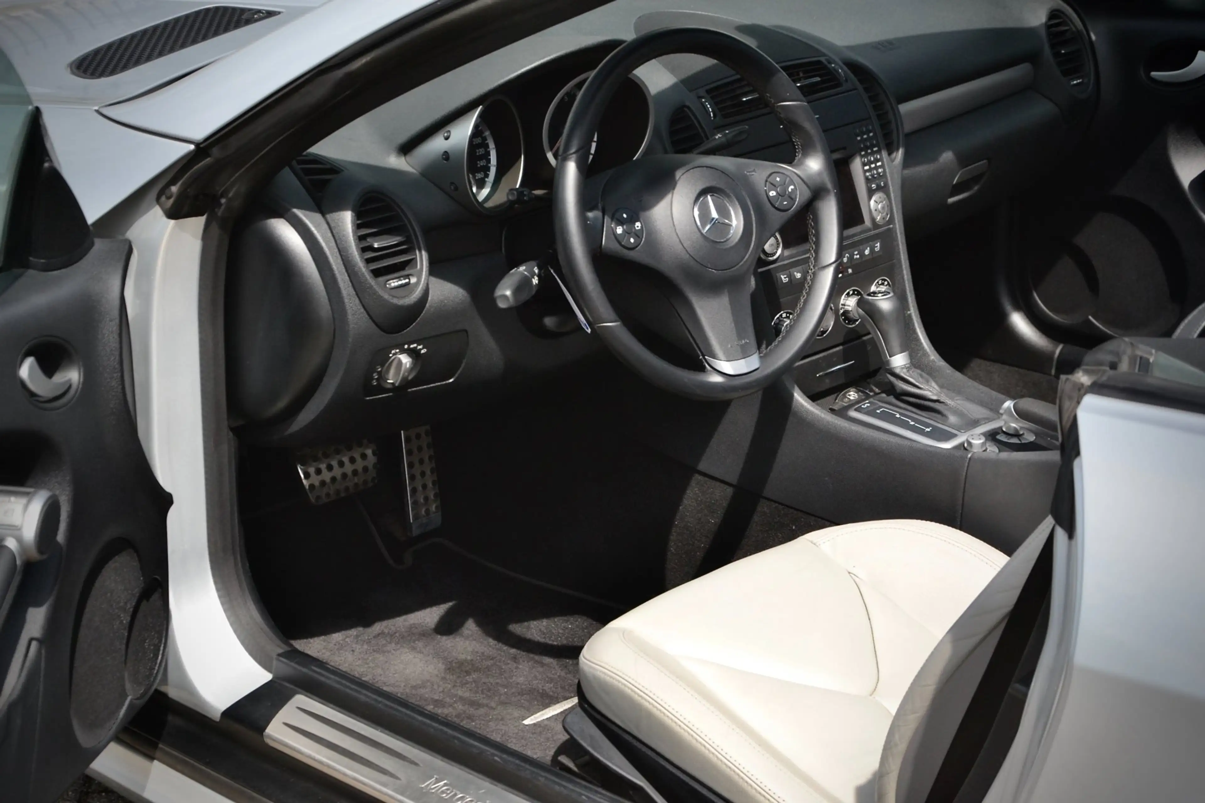 Mercedes-Benz SLK 200 K. Prestige Plus / NL Auto / Automaat / Air Scarf — photo 11