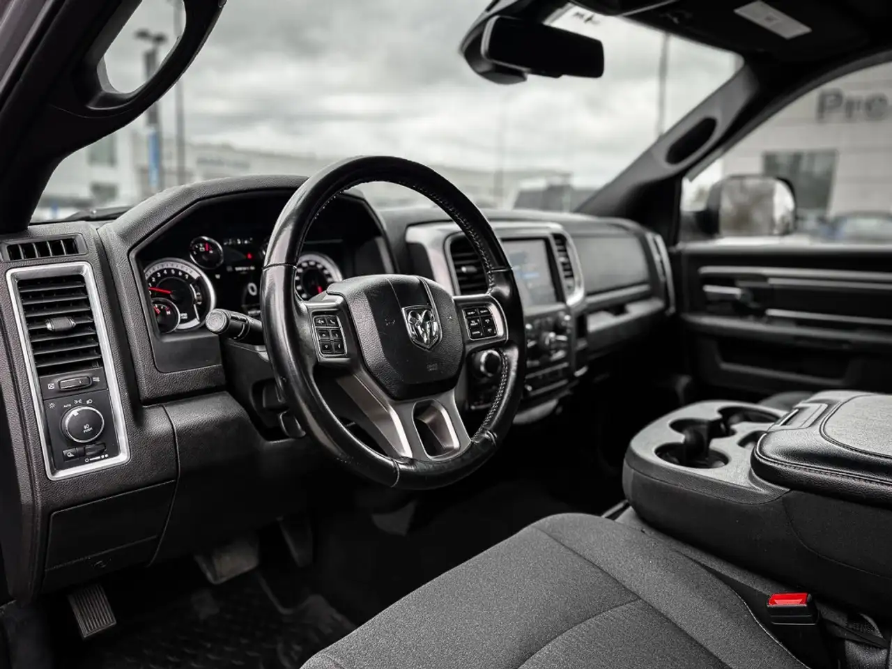 RAM 1500 снимка RAM 1500