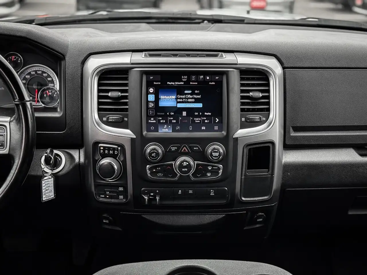RAM 1500 снимка RAM 1500