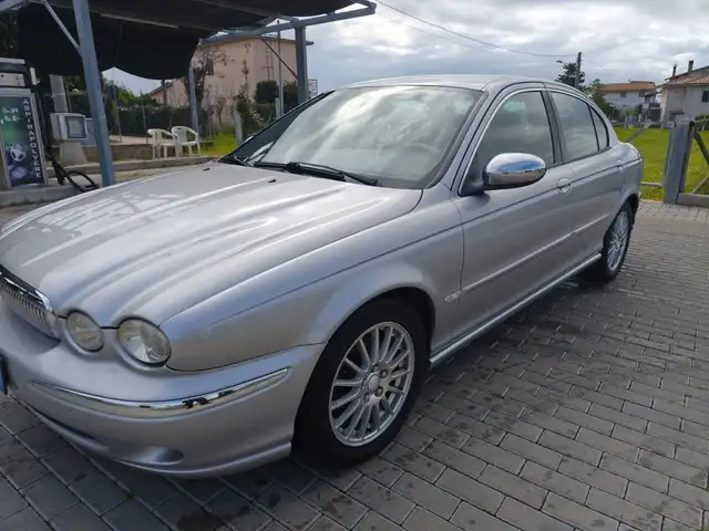 Jaguar X-Type
