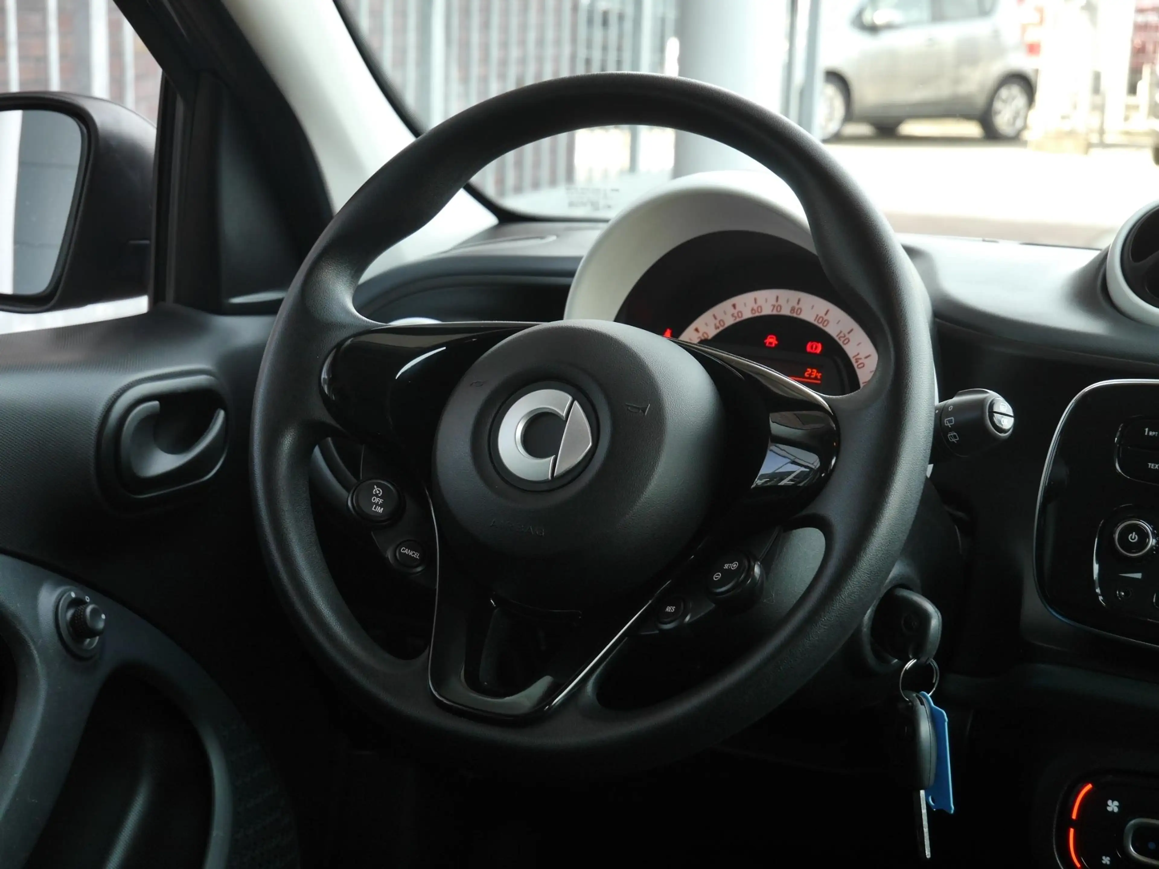 smart forFour 1.0 Business Solution | Cruise control | Climate c — photo 14