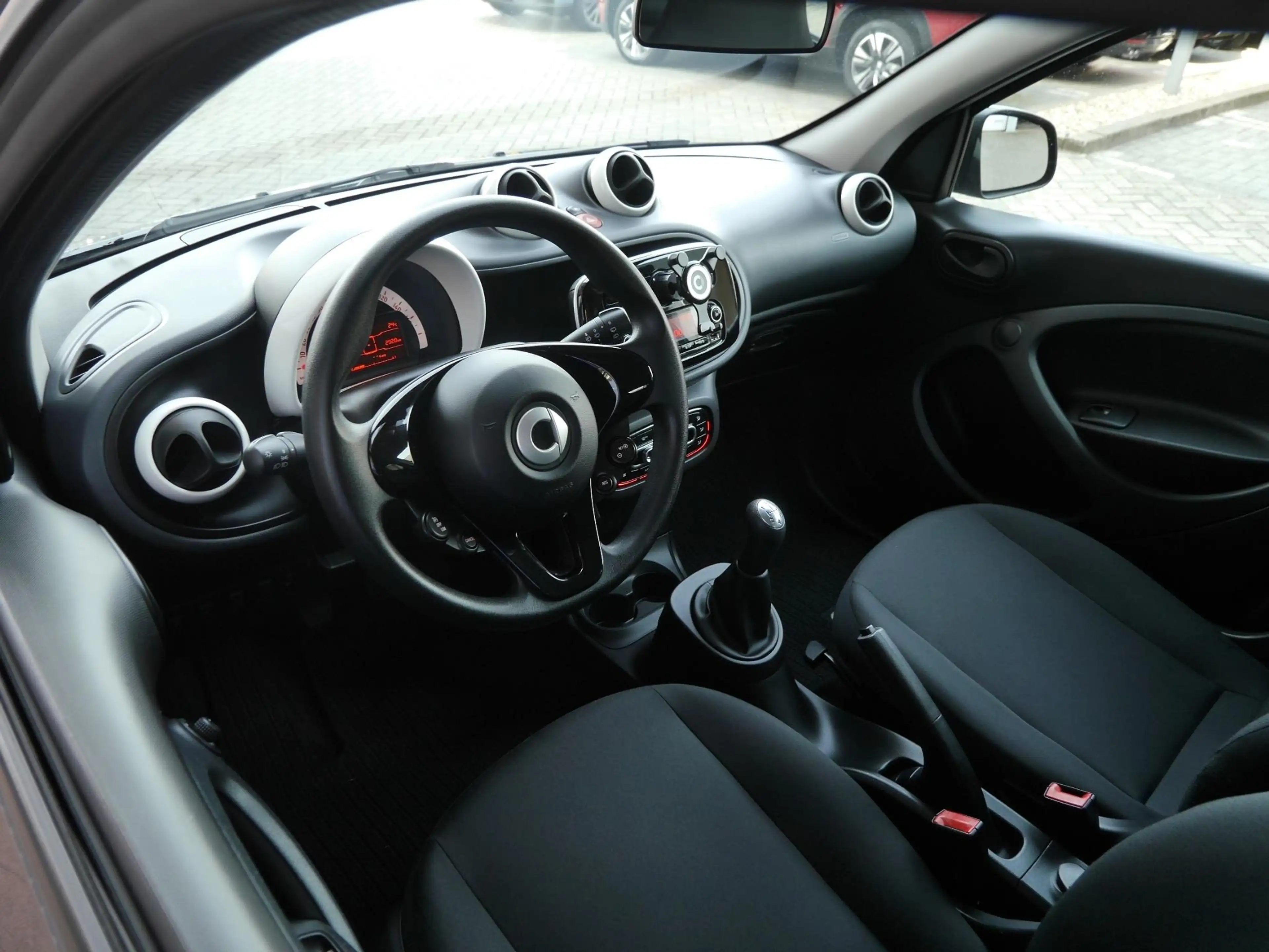 smart forFour 1.0 Business Solution | Cruise control | Climate c — photo 8