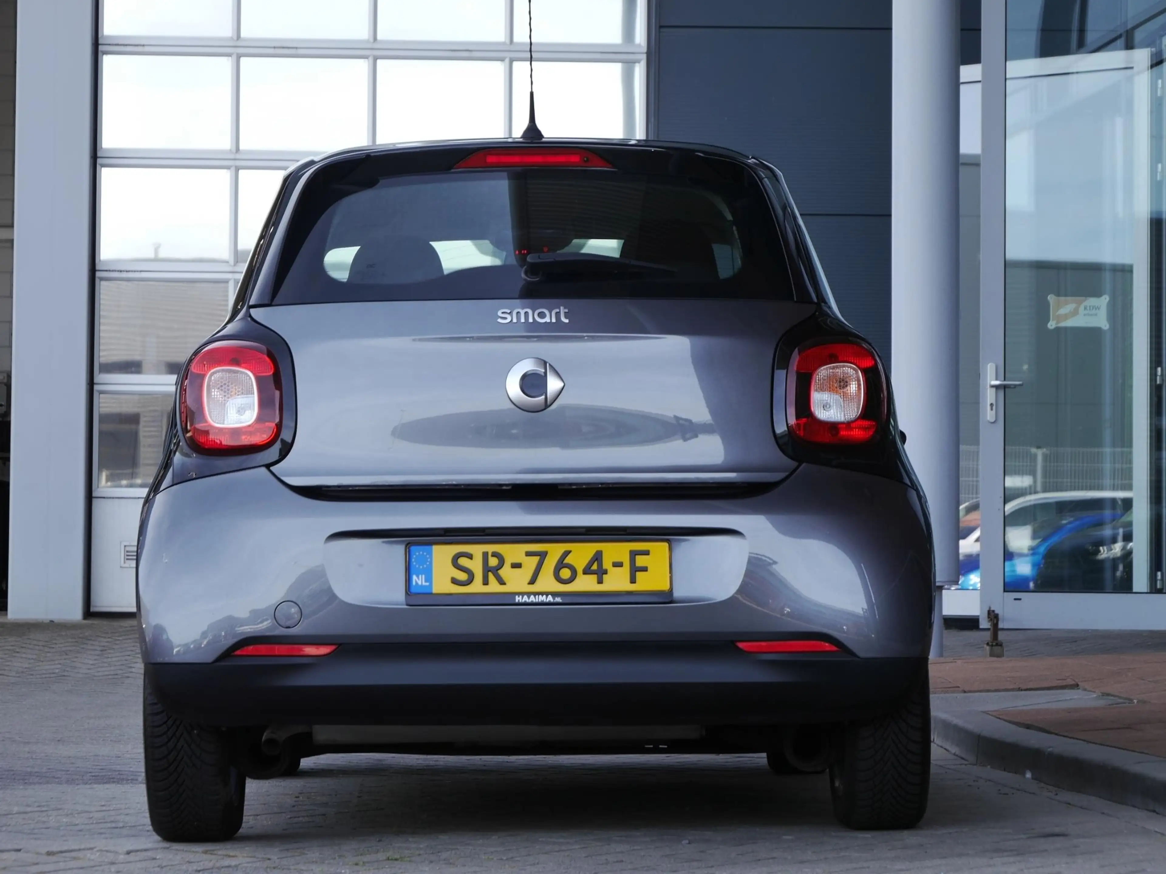 smart forFour 1.0 Business Solution | Cruise control | Climate c — photo 4