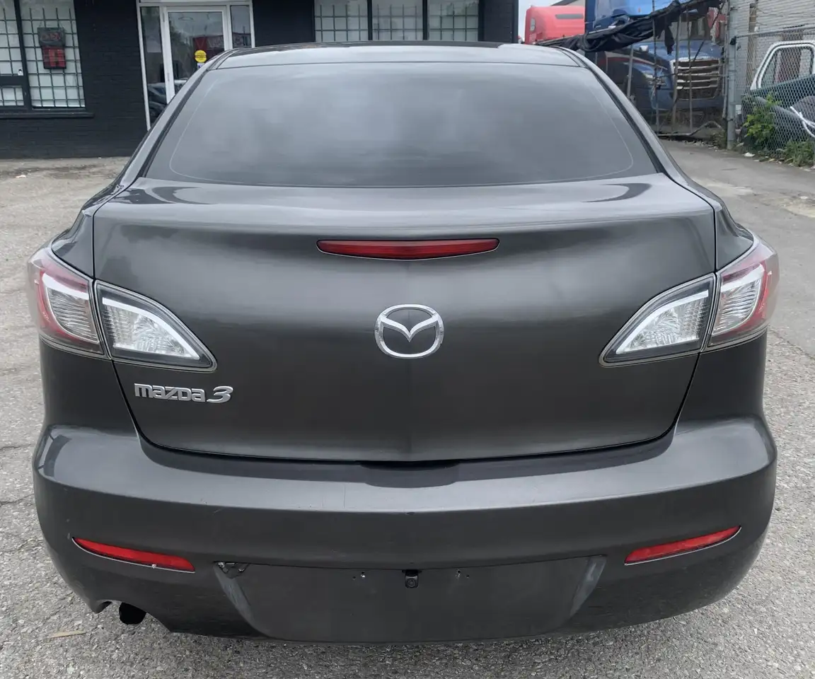Mazda 3 снимка Mazda 3