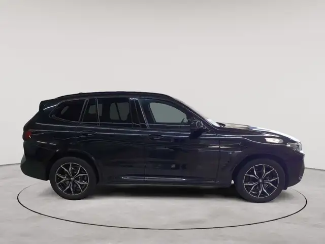 BMW X3 view 3