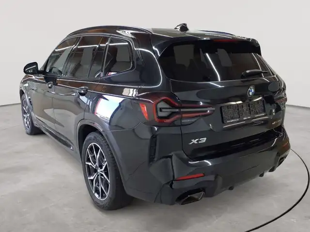 BMW X3 view 5