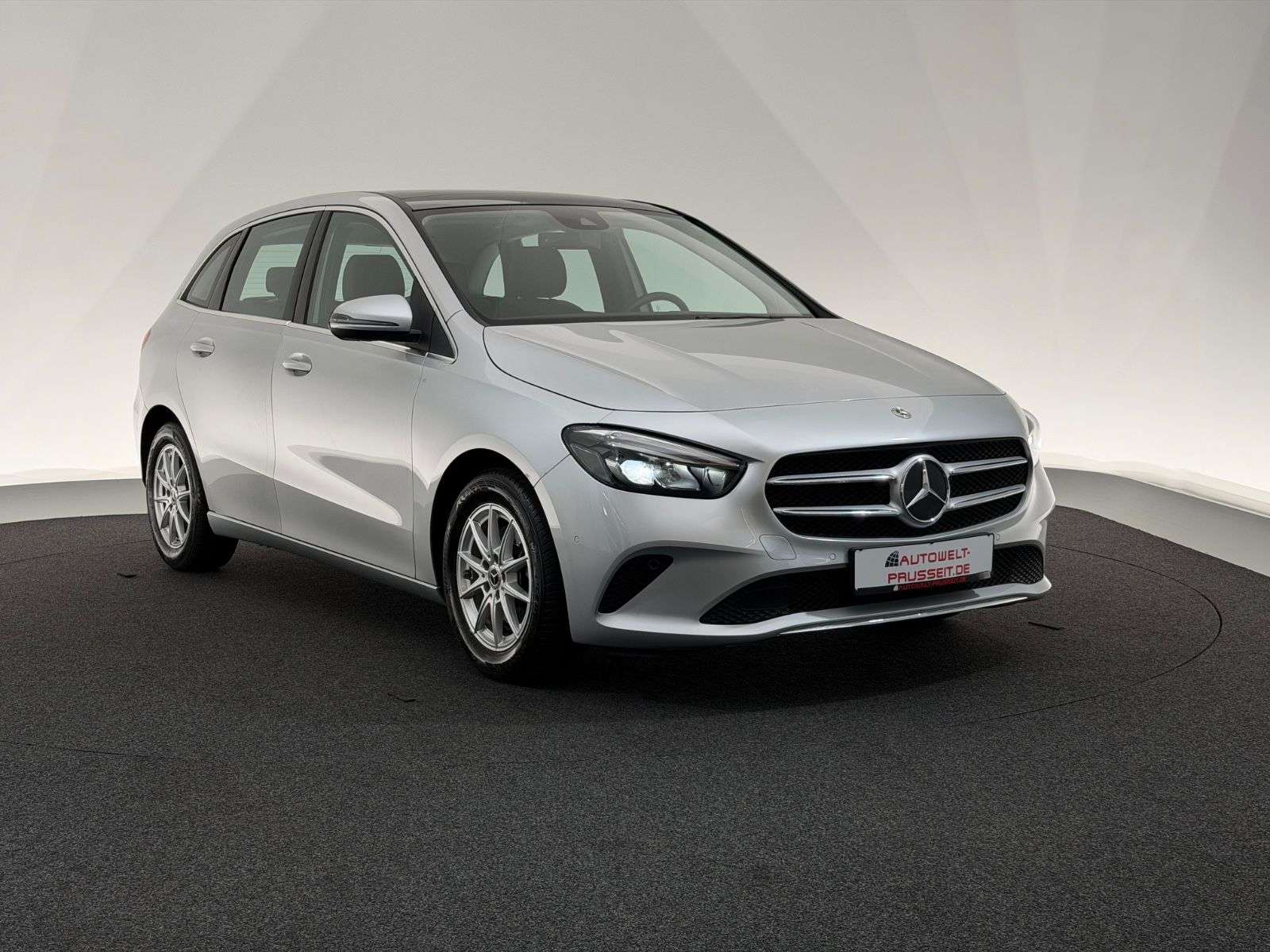 Mercedes-Benz B 200