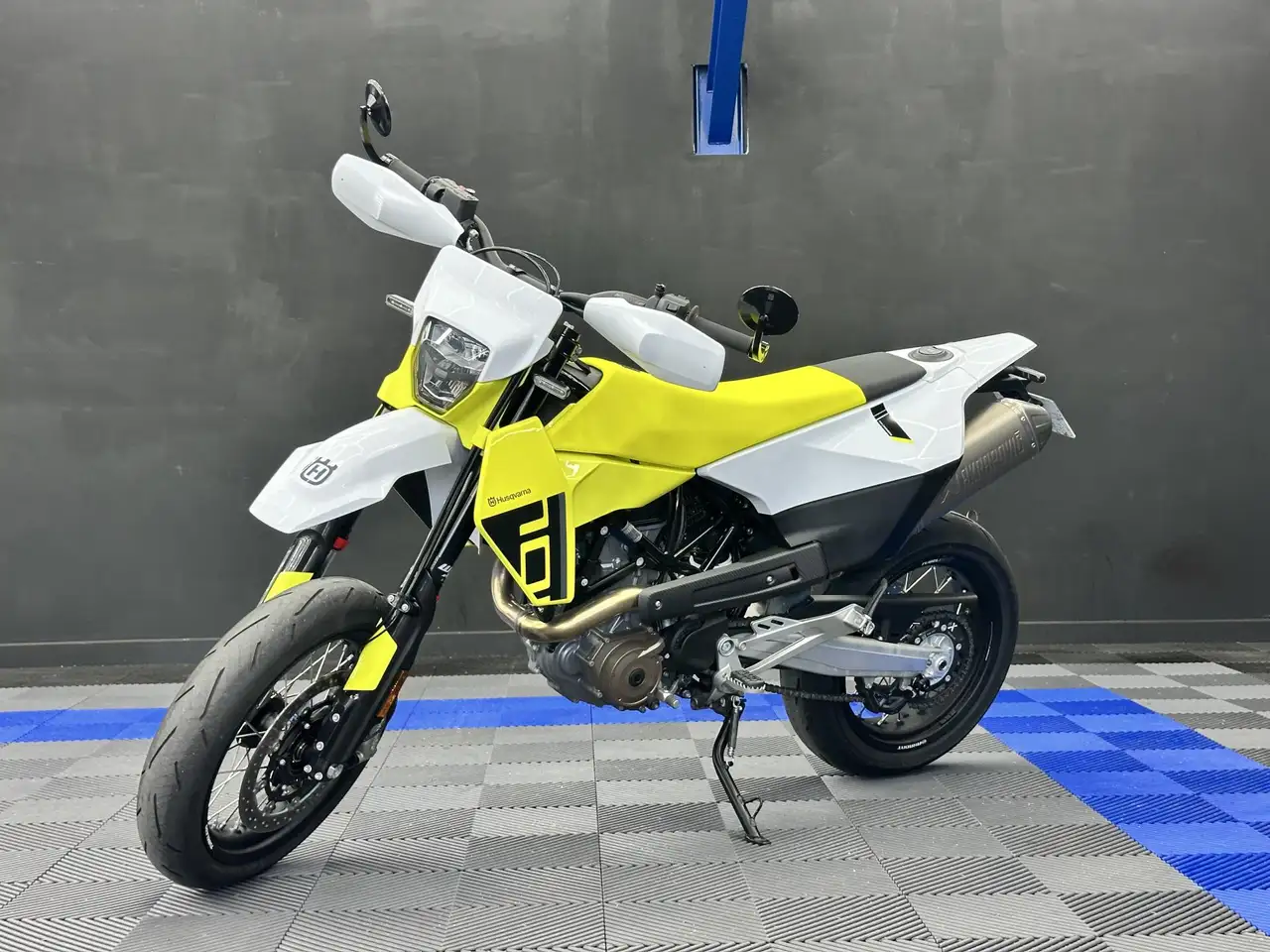 Husqvarna 701 Supermoto