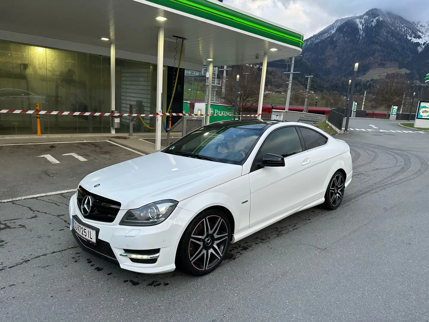 Mercedes-Benz C 250 CDI DPF Coupe (BlueEFFICIENCY) 7G-TRONIC Beyaz - 1