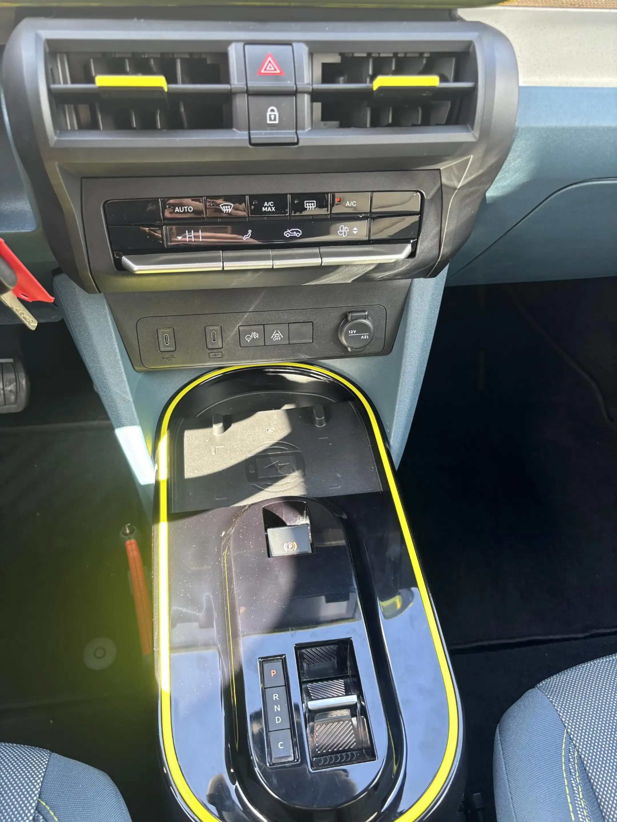Fiat Grande Panda La Prima 44 kWh | Trekhaak afneembaar | Navigatie — photo 13