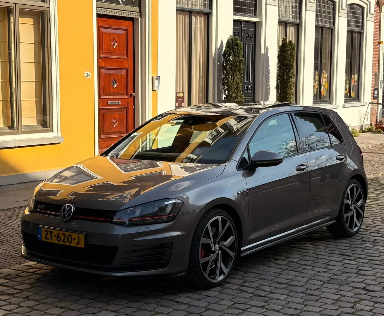 Volkswagen Golf GTI 2.0 Performance | Volledige onderhoudshistorie Grijs - 1
