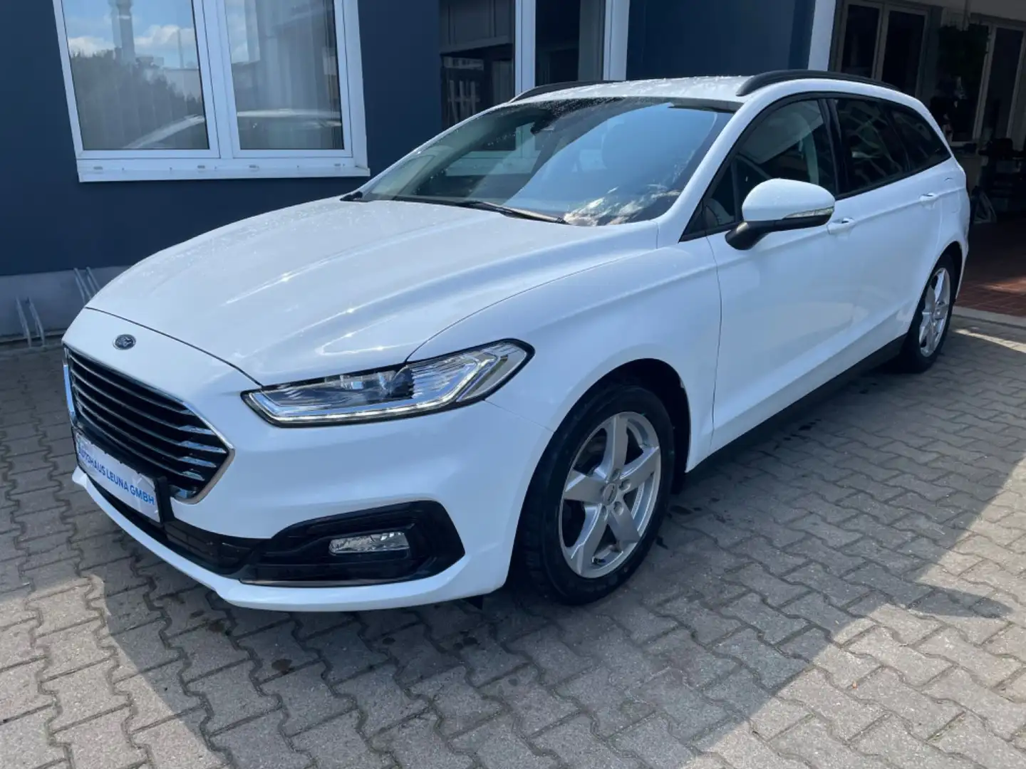 Ford Mondeo Kombi Titanium TDi150 Auto Navi/AHK/WiPa Weiß - 1