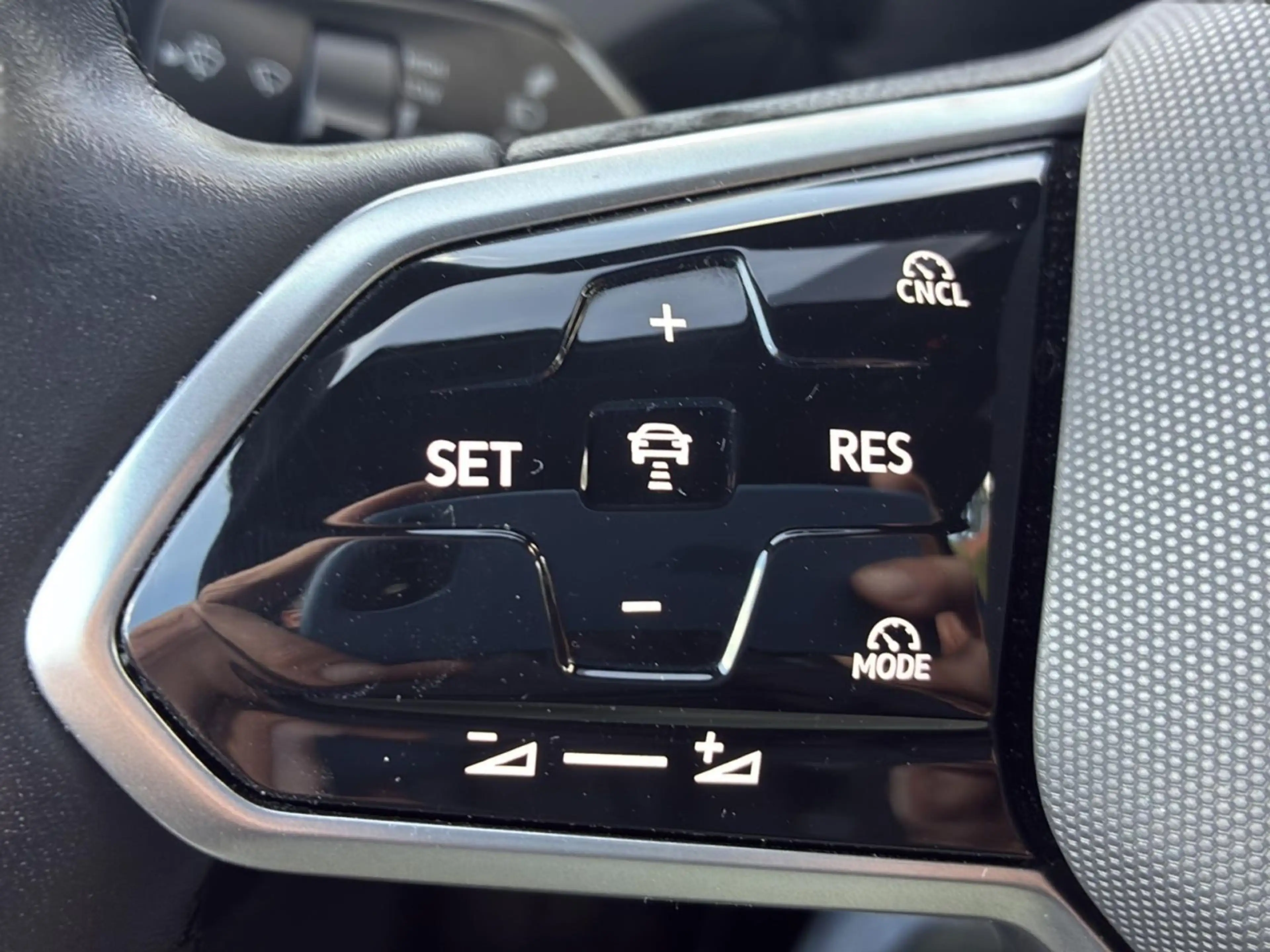 Volkswagen ID.5 Pro *IQ-MATRIX*ACC*360°*WärmeP*NAV*SHZ* — photo 14