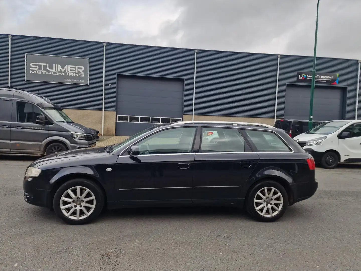 Audi A4 Avant 2.0 TFSI Advance AUT NAVI PSENSOR CRUISE 2 X Black - 2