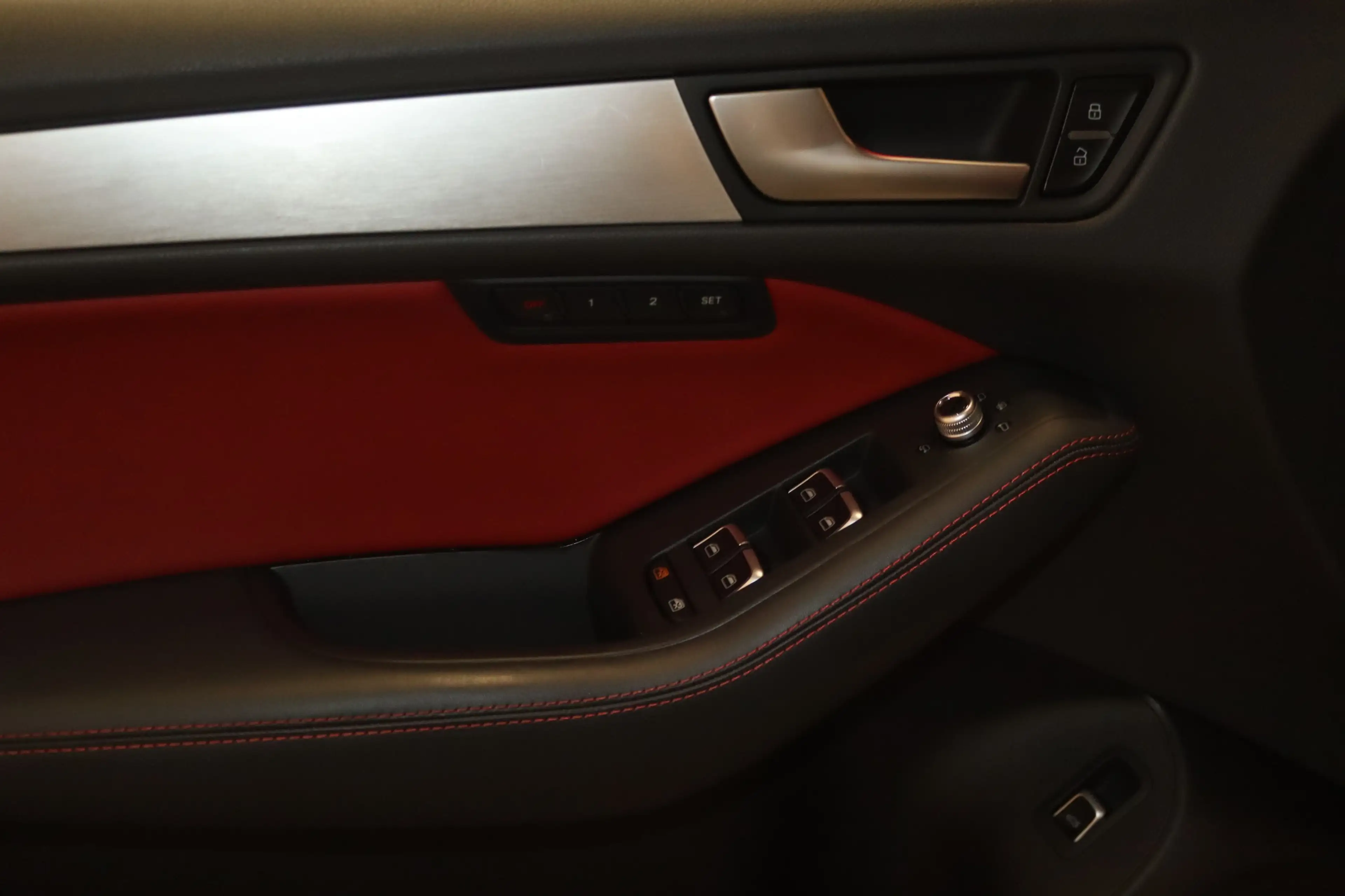 Audi SQ5 3.0 TDI qu.-Bi-XENON-PANO-NAV-AHK-SIDE-1HAND — photo 11