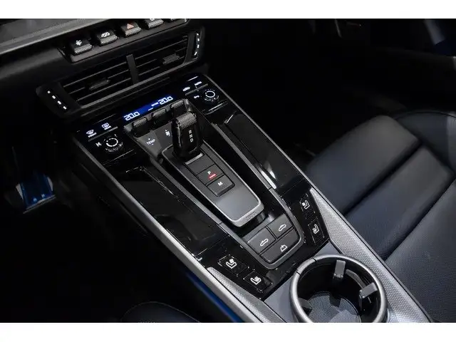 Porsche 911 view 15