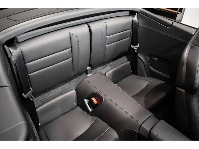 Porsche 911 view 12