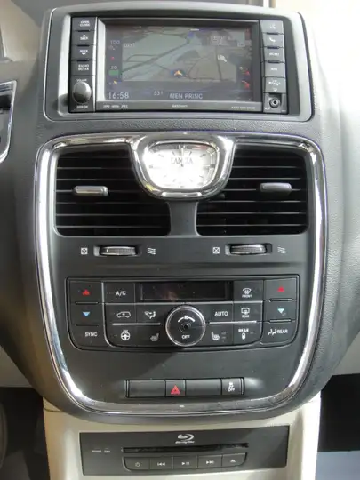 Lancia Voyager 2014, foto 4