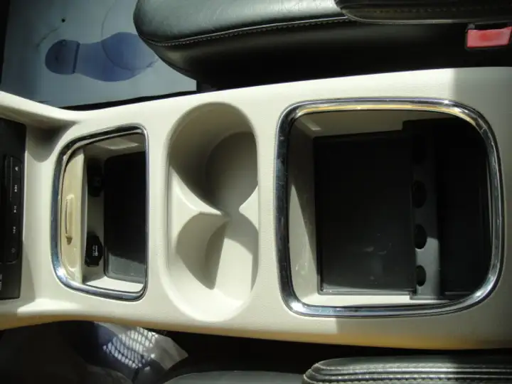 Lancia Voyager 2014, foto 34