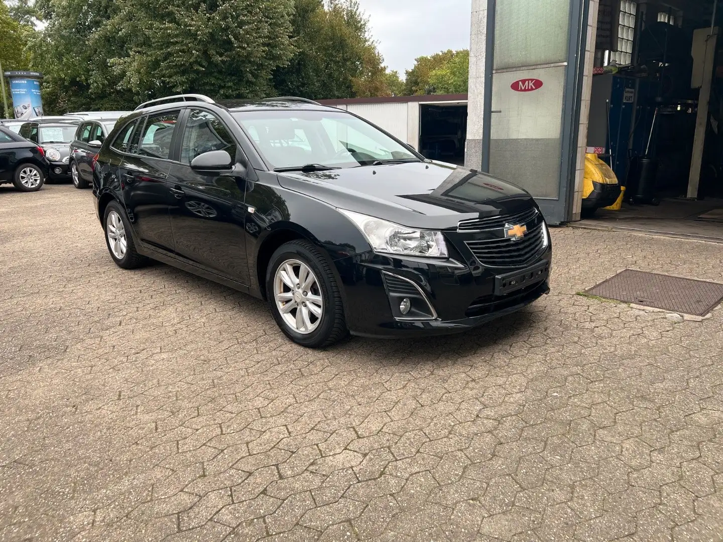 Chevrolet Cruze Station Wagon LT+ 1.7 CDTI Navigation- Schwarz - 1