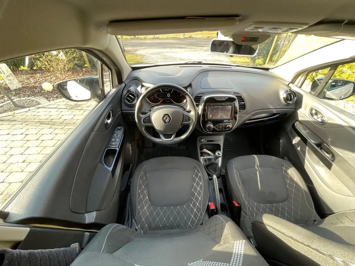 Renault Captur Intens*Navi*Apple/Android*SHZ*GJ-Räder* - 2