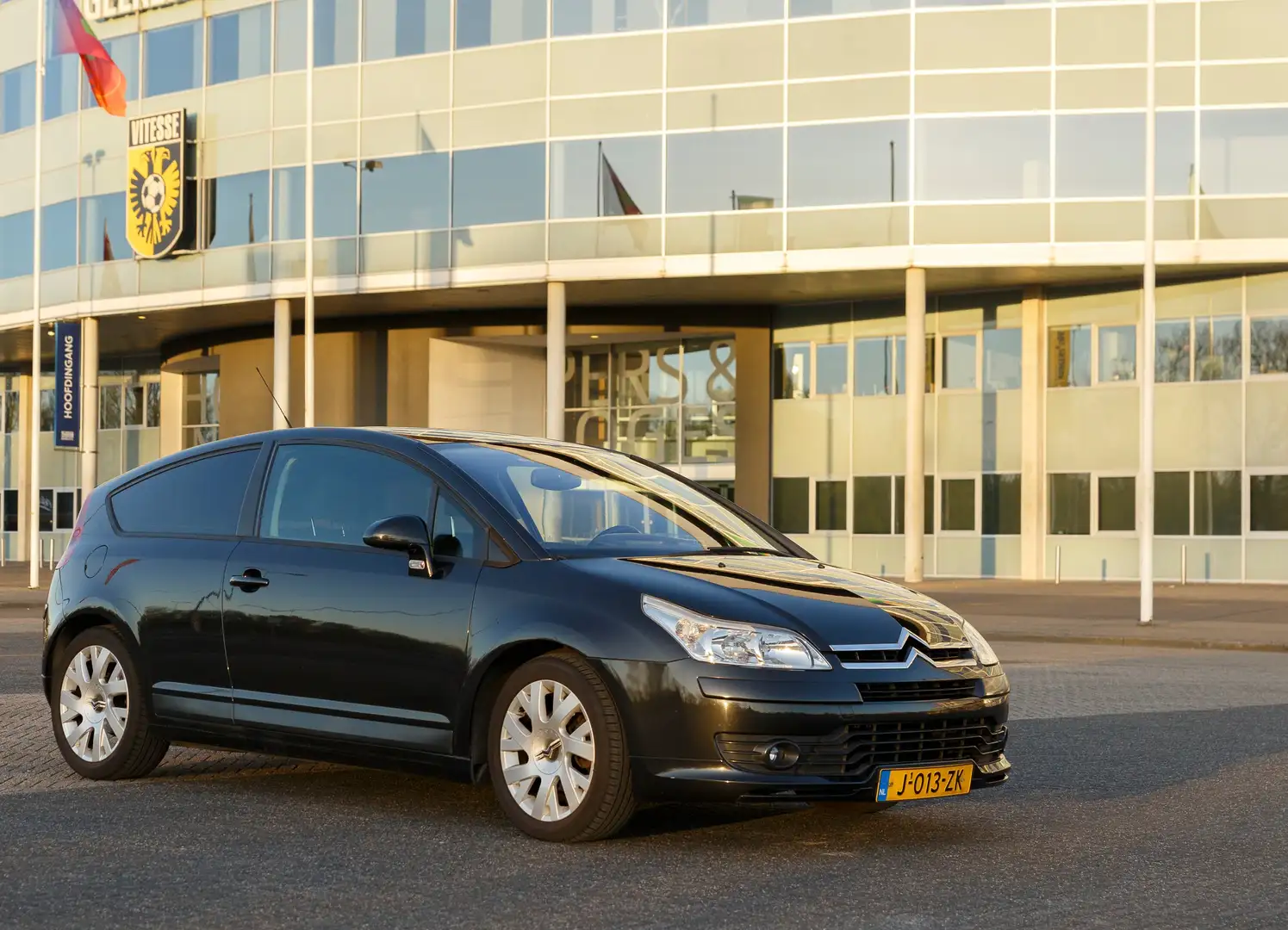 Citroen C4 C4 2.0 i Zwart - 1
