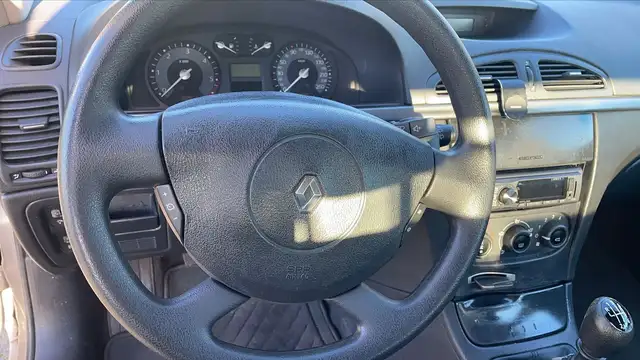 Renault Laguna view 13