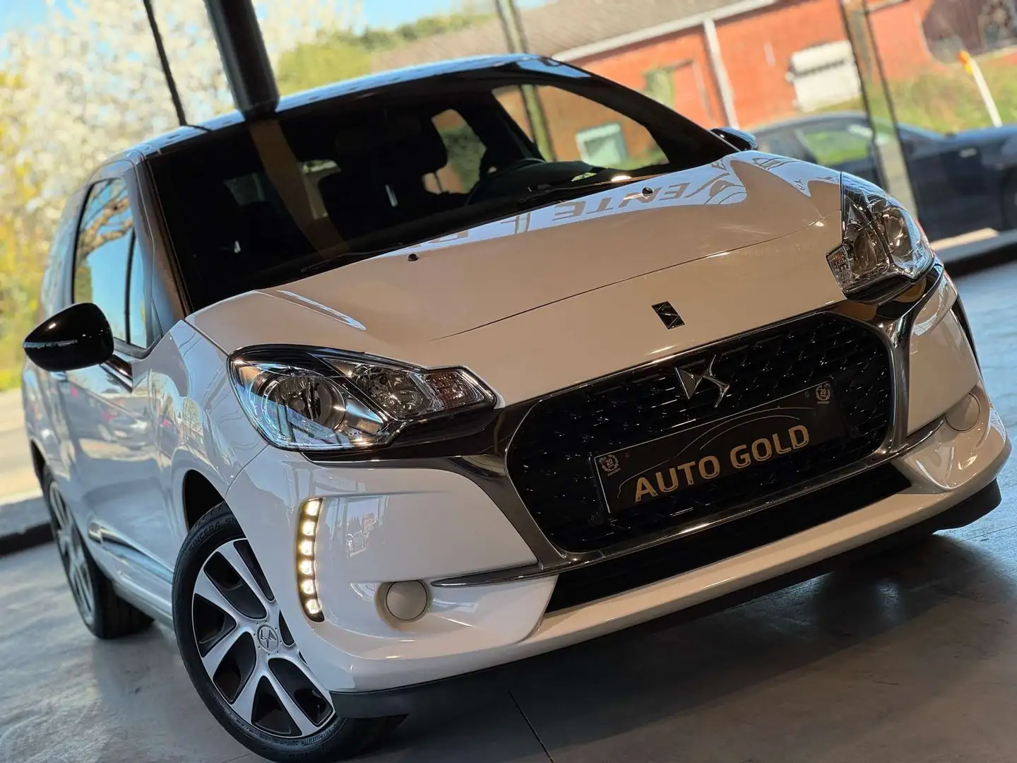 Citroen DS3 1.2i/PACKSPORT/FACELIFT/ETAT SHOW-ROOM/1PROP CARNE Blanc - 2