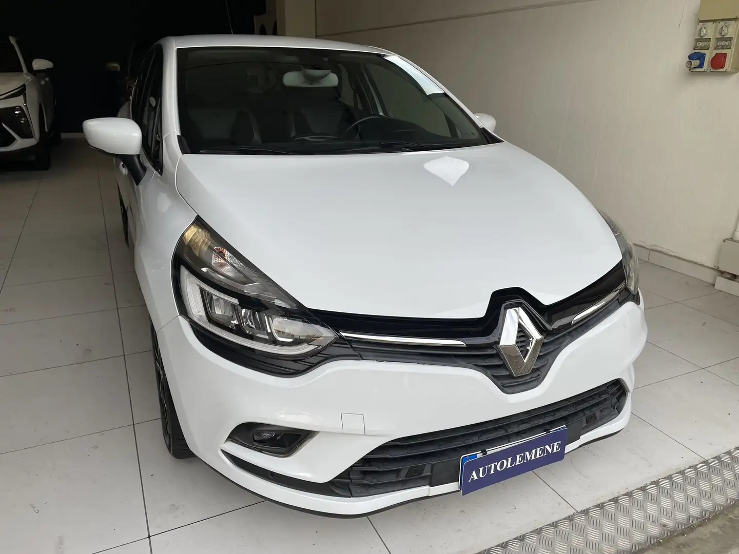 Renault Clio Clio 1.2 75CV 5 porte Intens Bianco - 1