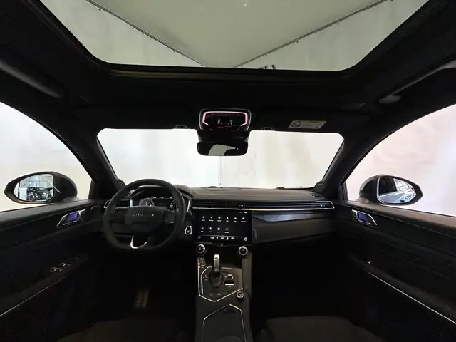 Lynk & Co 01 view 8