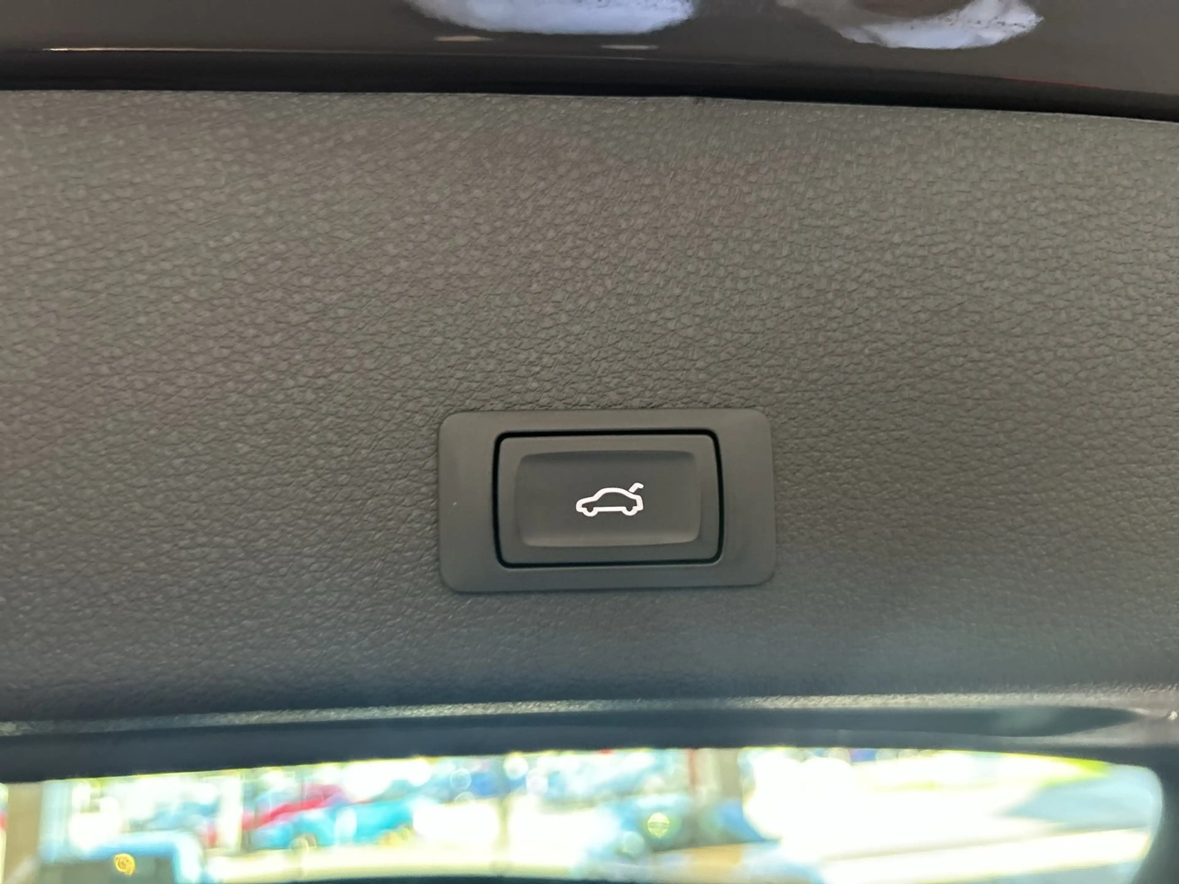 Audi Q8 50 e-tron quattro business — photo 13