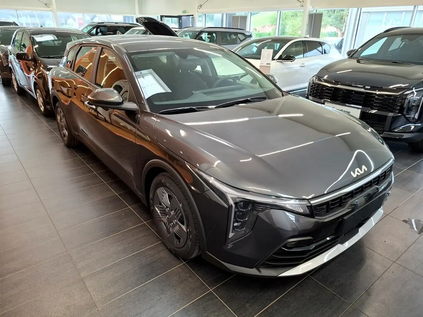 Kia K4 1,0 TGDI Titan + Winter Paket Grau - 2