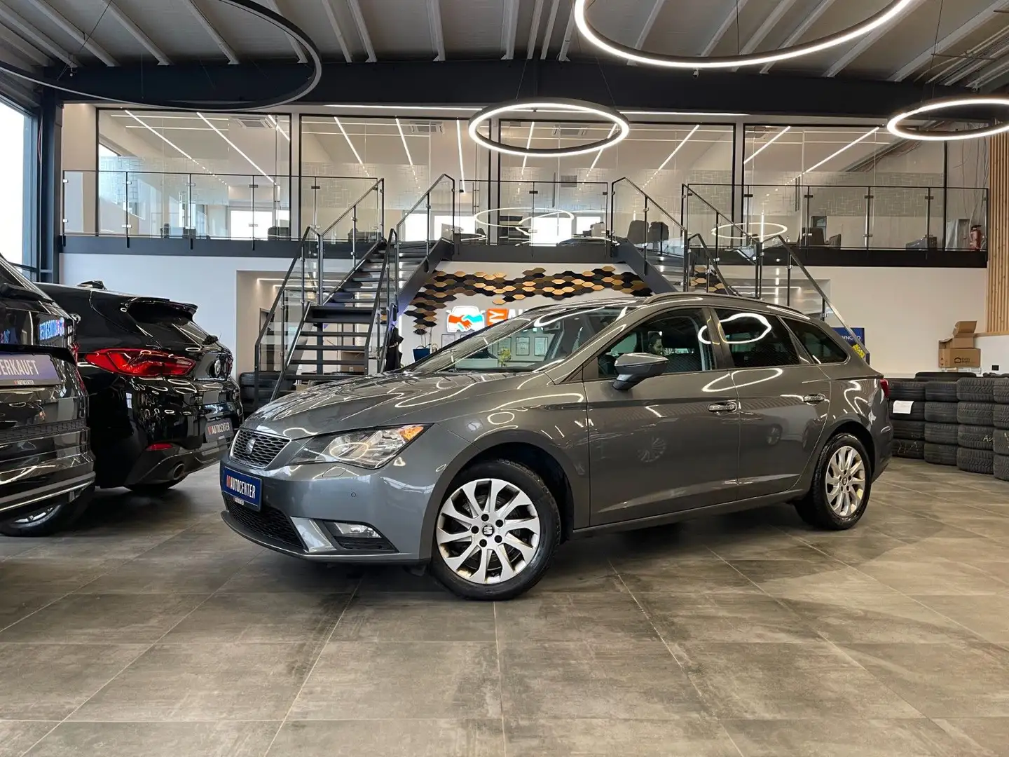 SEAT Leon ST Style *NAVI*PDC*TOUCH*ISOFIX*BAA*LED* Grau - 1