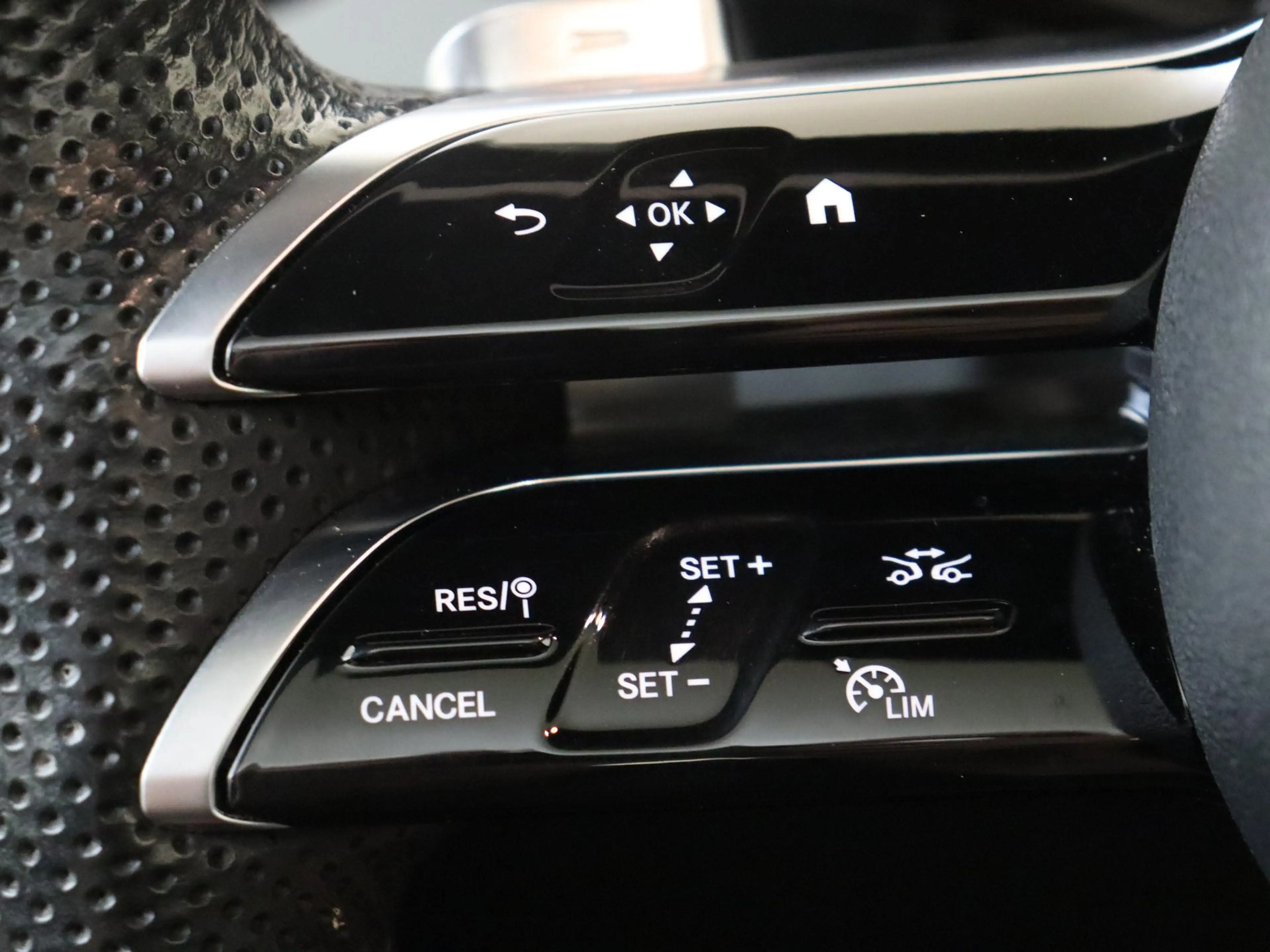 Mercedes-Benz EQS SUV 450 4MATIC AMG Line 7p 118 kWh Panoramadak / Lucht — photo 13