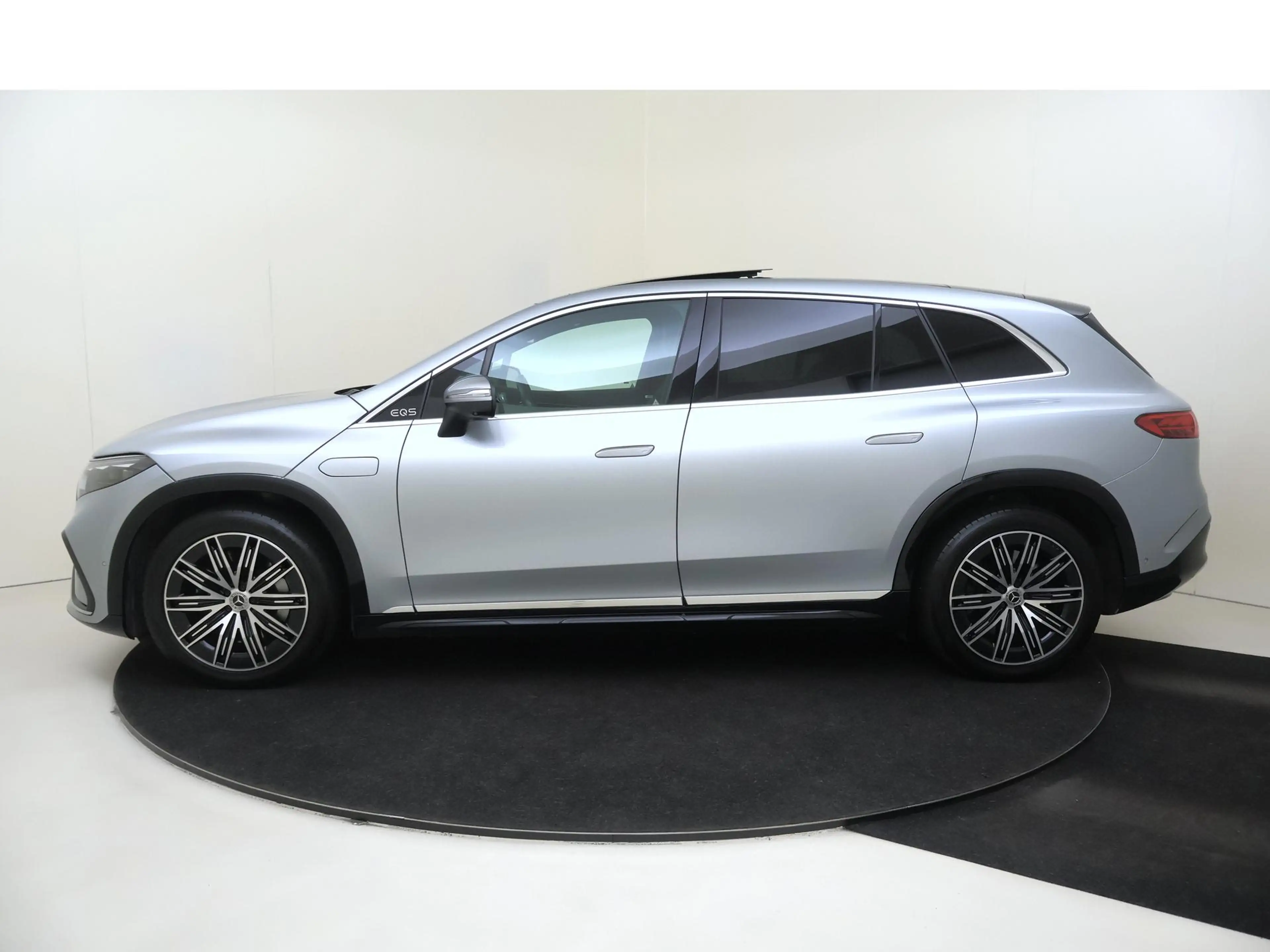 Mercedes-Benz EQS SUV 450 4MATIC AMG Line 7p 118 kWh Panoramadak / Lucht — photo 8