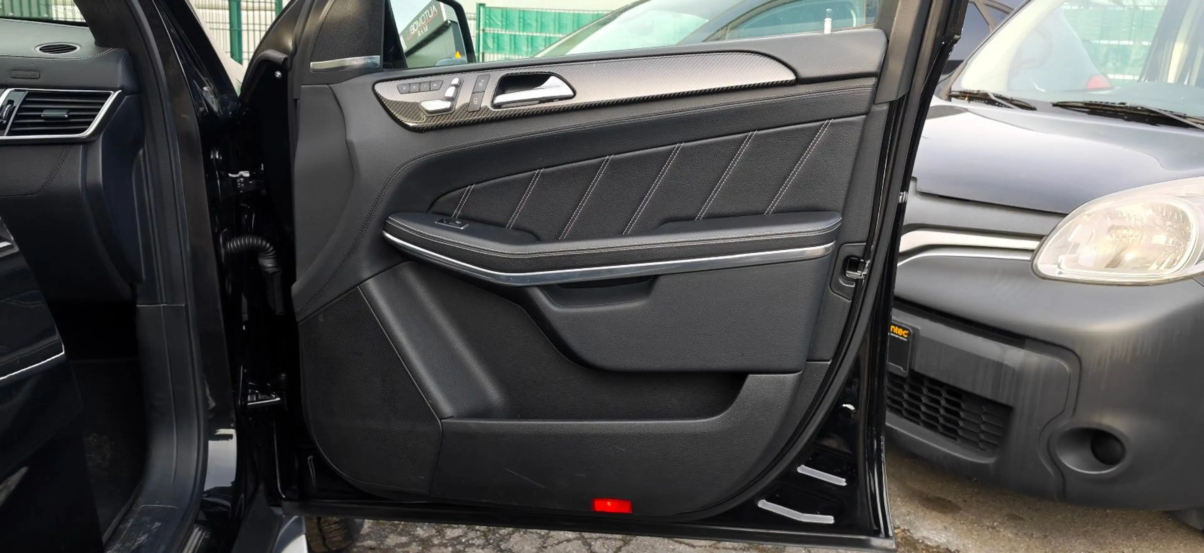 Mercedes-Benz GLS 63 AMG AMG #Pan#360#DISTR#H&K#CARBON#Distr#4SHZ — photo 13