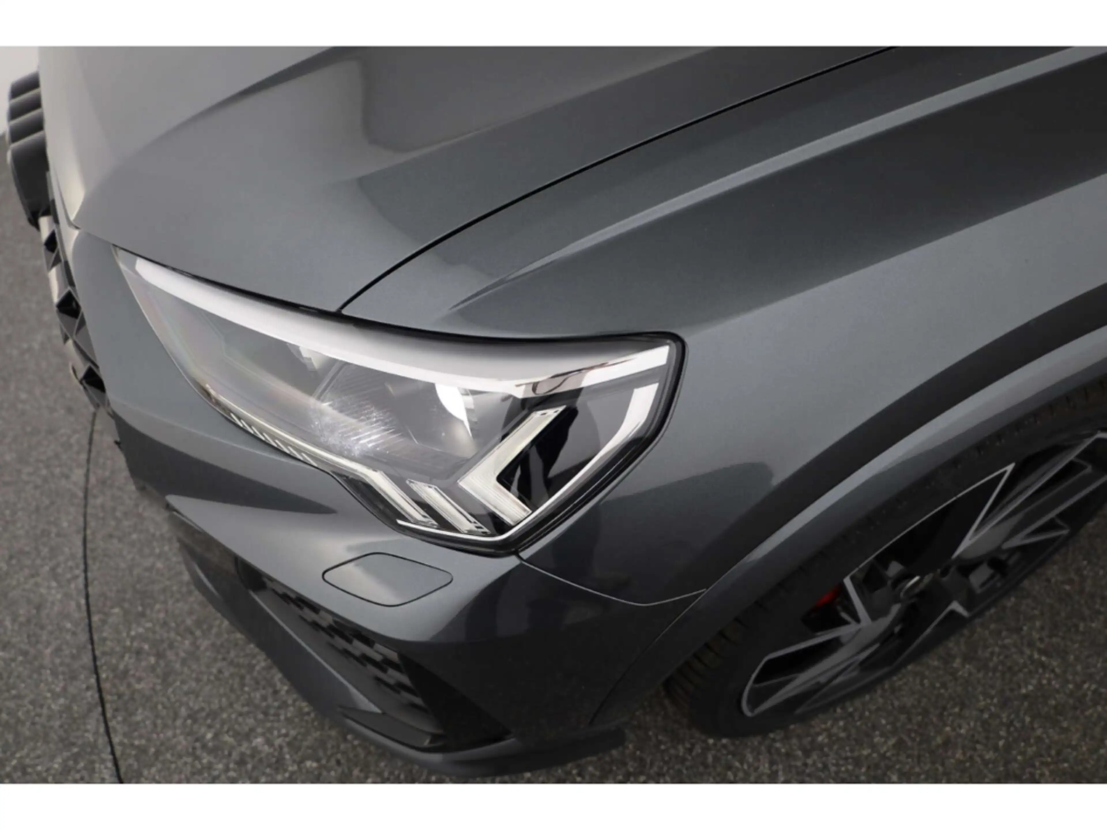 Audi RS Q3 TFSI quattro 280kmh/Matrix/21''/Leder/Sonos — photo 7