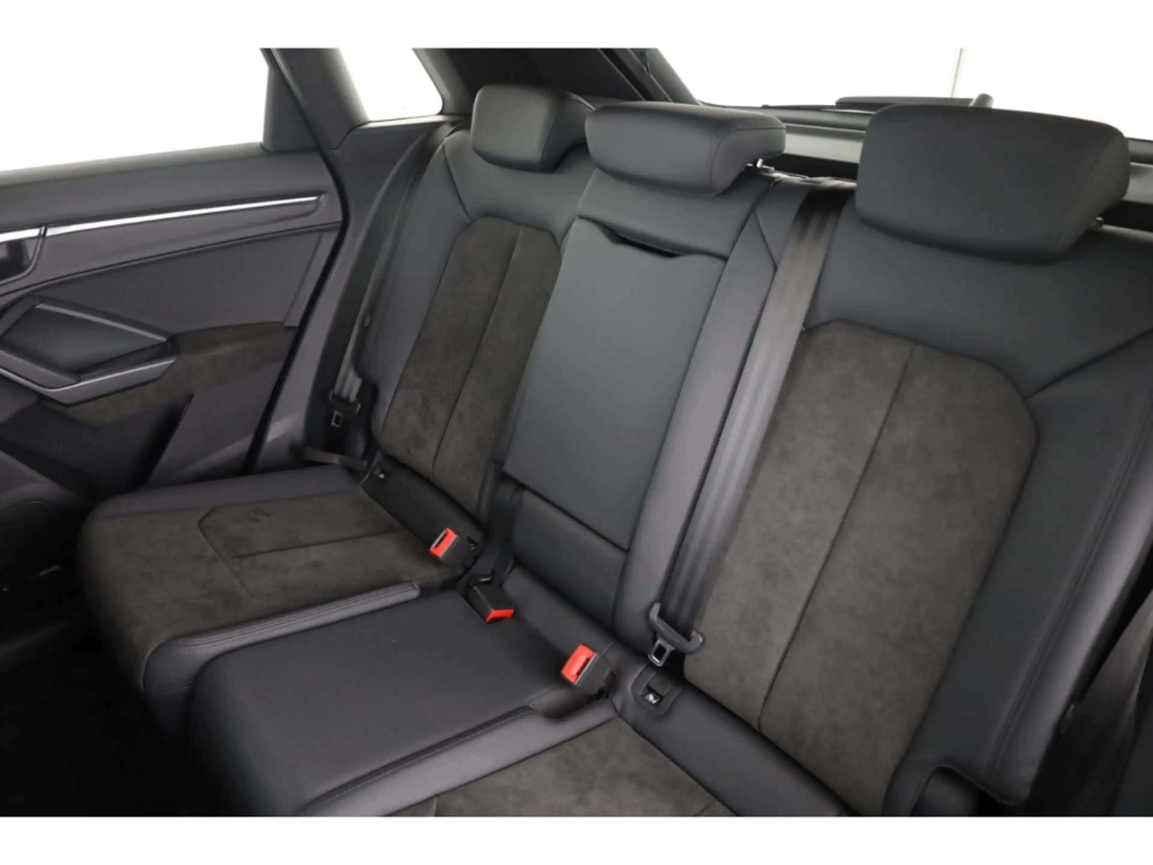 Audi RS Q3 TFSI quattro 280kmh/Matrix/21''/Leder/Sonos — photo 11