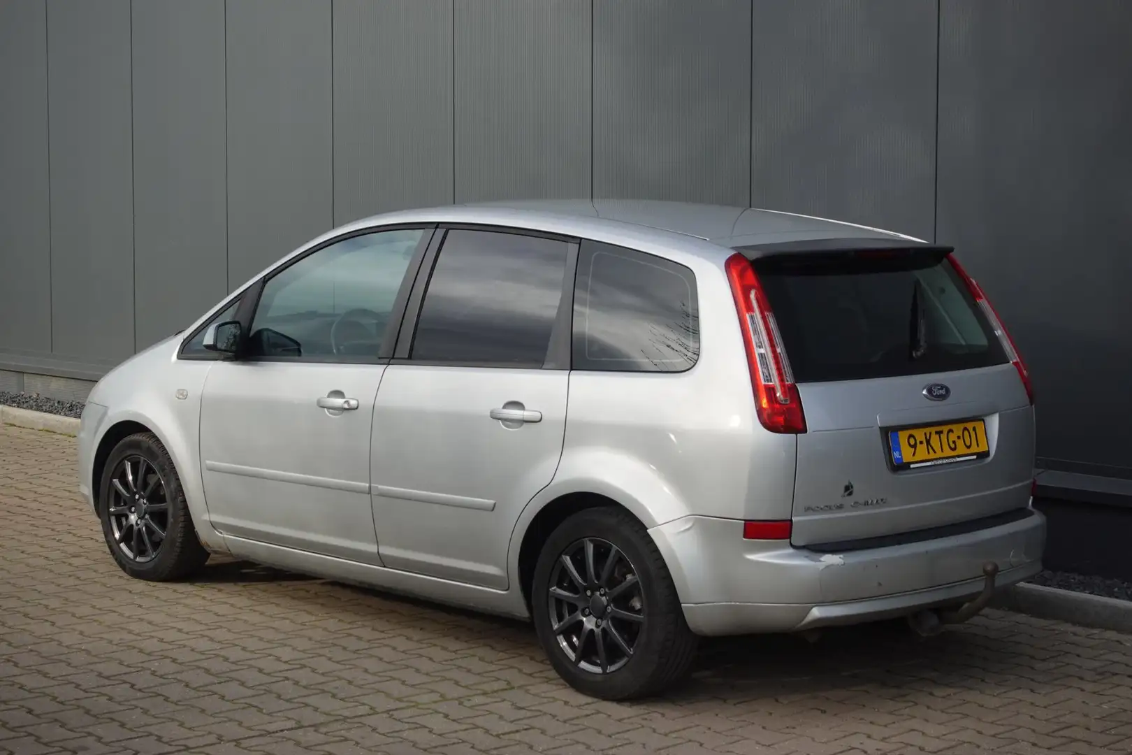 Ford Focus C-Max 1.8-16V Futura Flexifuel LEES TEKST Gris - 2