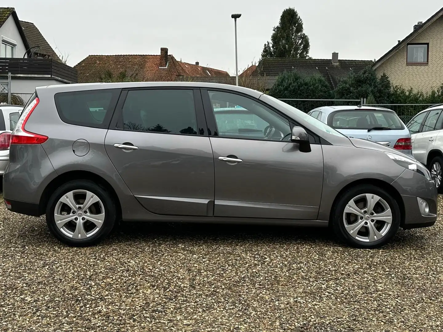 Renault Grand Scenic 1.9 dCi Luxe Leder 1Hand SHZ PDC AHK Panorama Navi Grey - 2